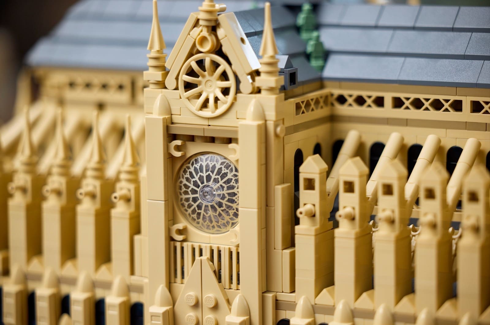LEGO 21061