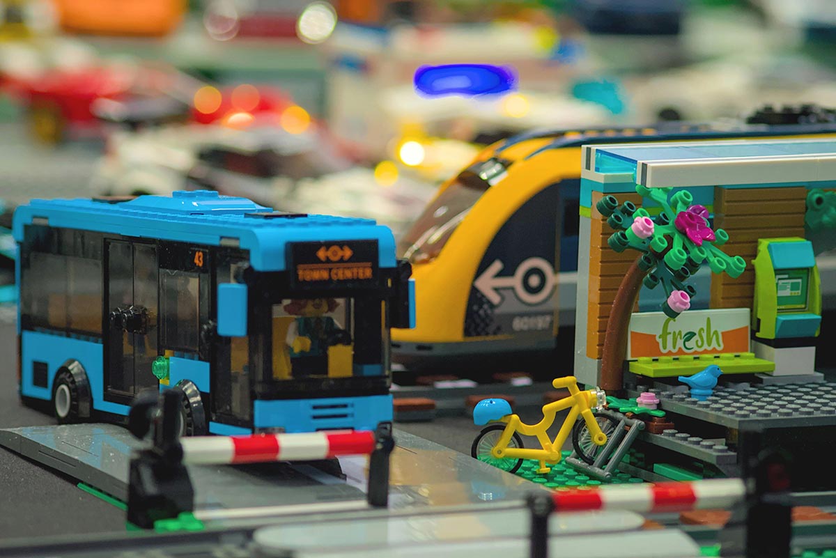 LEGO tog bus