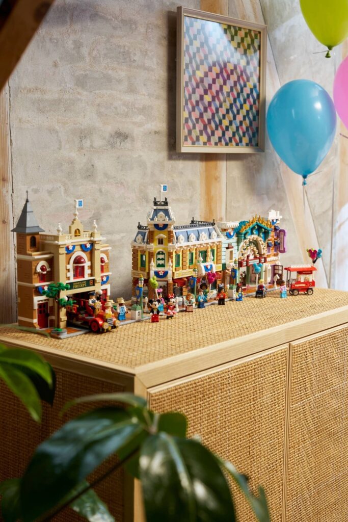 LEGO 43302