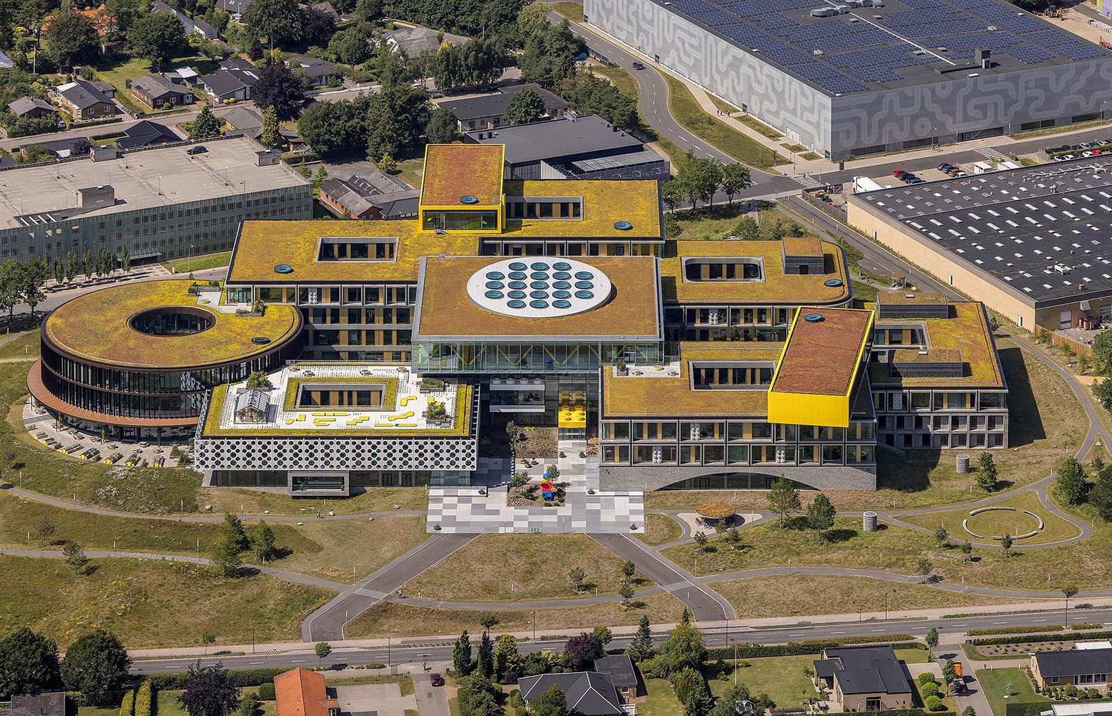 LEGO-Campus-C-F-Moeller--img-82007-w2500-h1611-x2 LEGO Campus fra luften